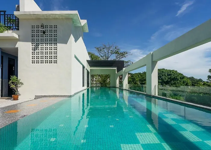 Luxury hotel only: Treasures Hotel And Suites